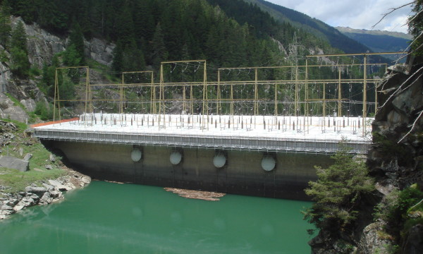 Stauanlage Bärenburg der Kraftwerke Hinterrhein AG<br />in Graubünden